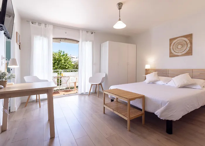 & Astor Szálloda 3*