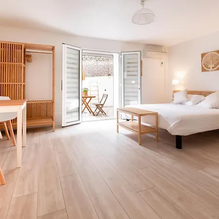 Hôtel&studios Astor Hotel 3*