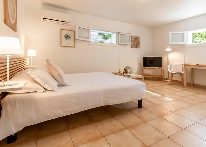 Готель & Astor Антіб