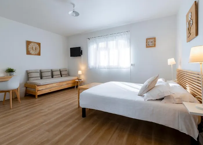 & Astor 3* Антіб