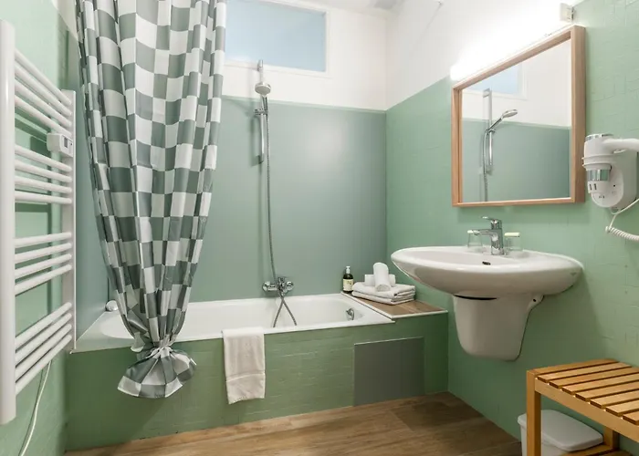 מלון & Astor אנטיב