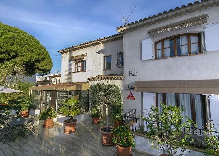 & Astor 3*