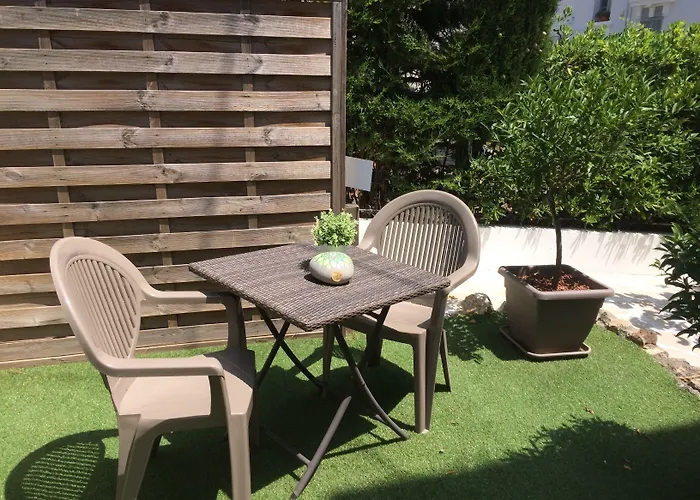 & Astor מלון אנטיב