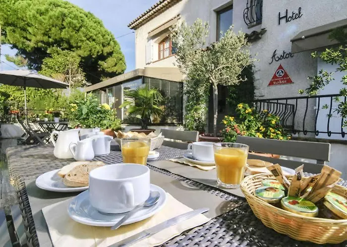 & Astor 3* أنتيب